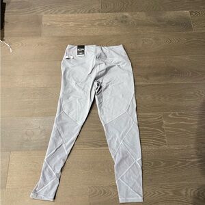 NWT Victoria Sport Knockout Leggings